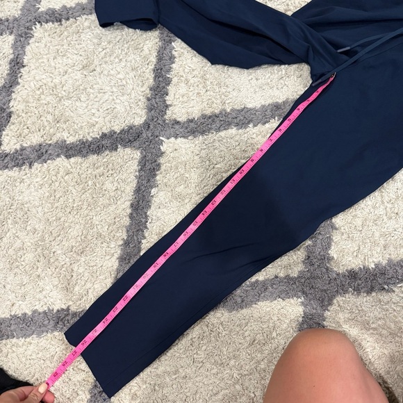 Lululemon Keep Moving Pant 7/8 High-Rise
True Navy - Picture 8 of 11